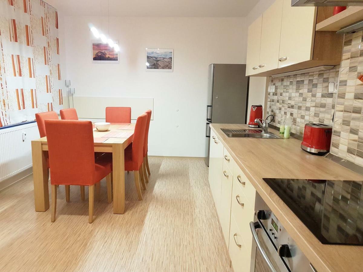 Apartman 101 ฮอร์นิมาร์ชอฟ ภายนอก รูปภาพ